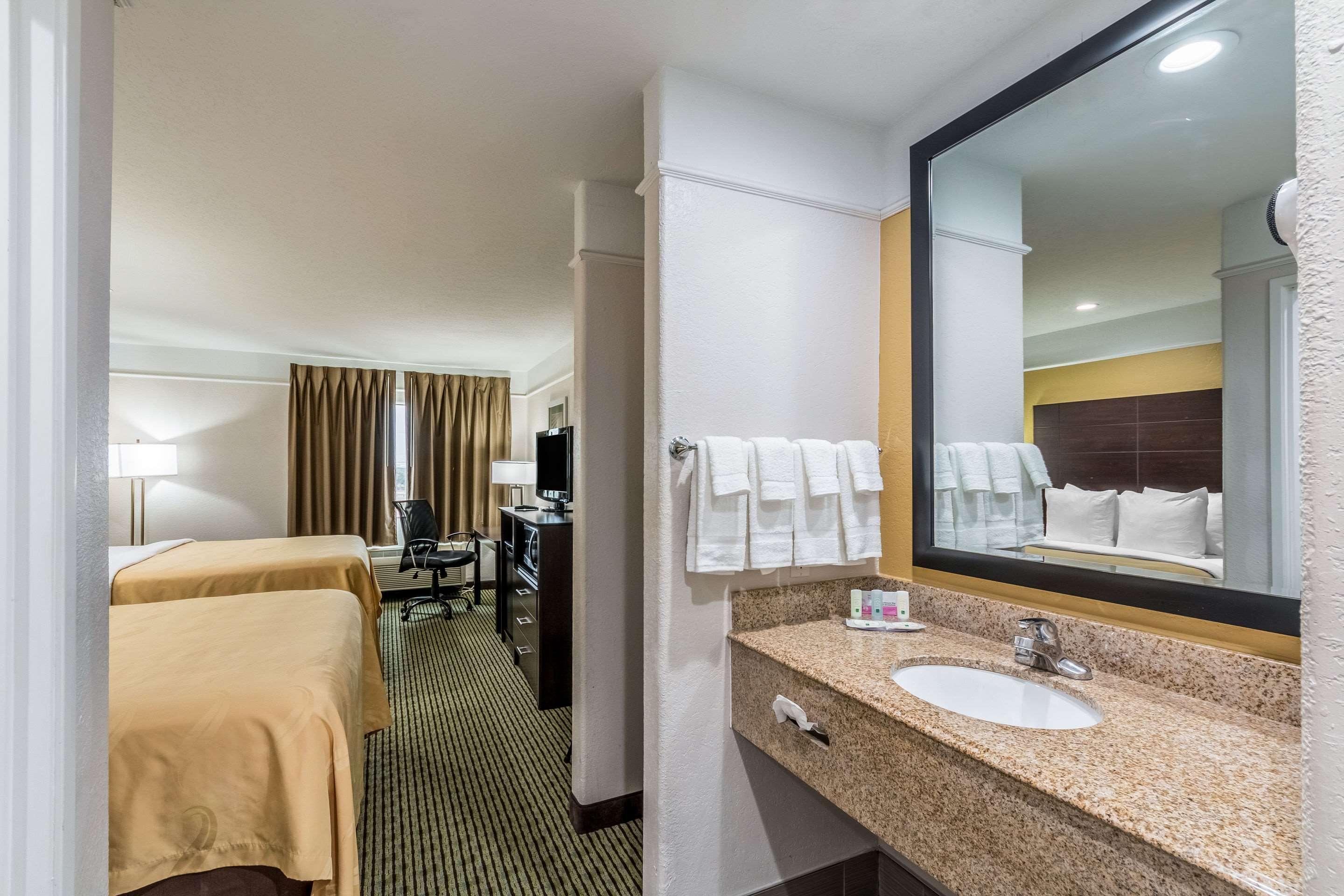 Quality Inn & Suites Seaworld North Сан-Антоніо Екстер'єр фото